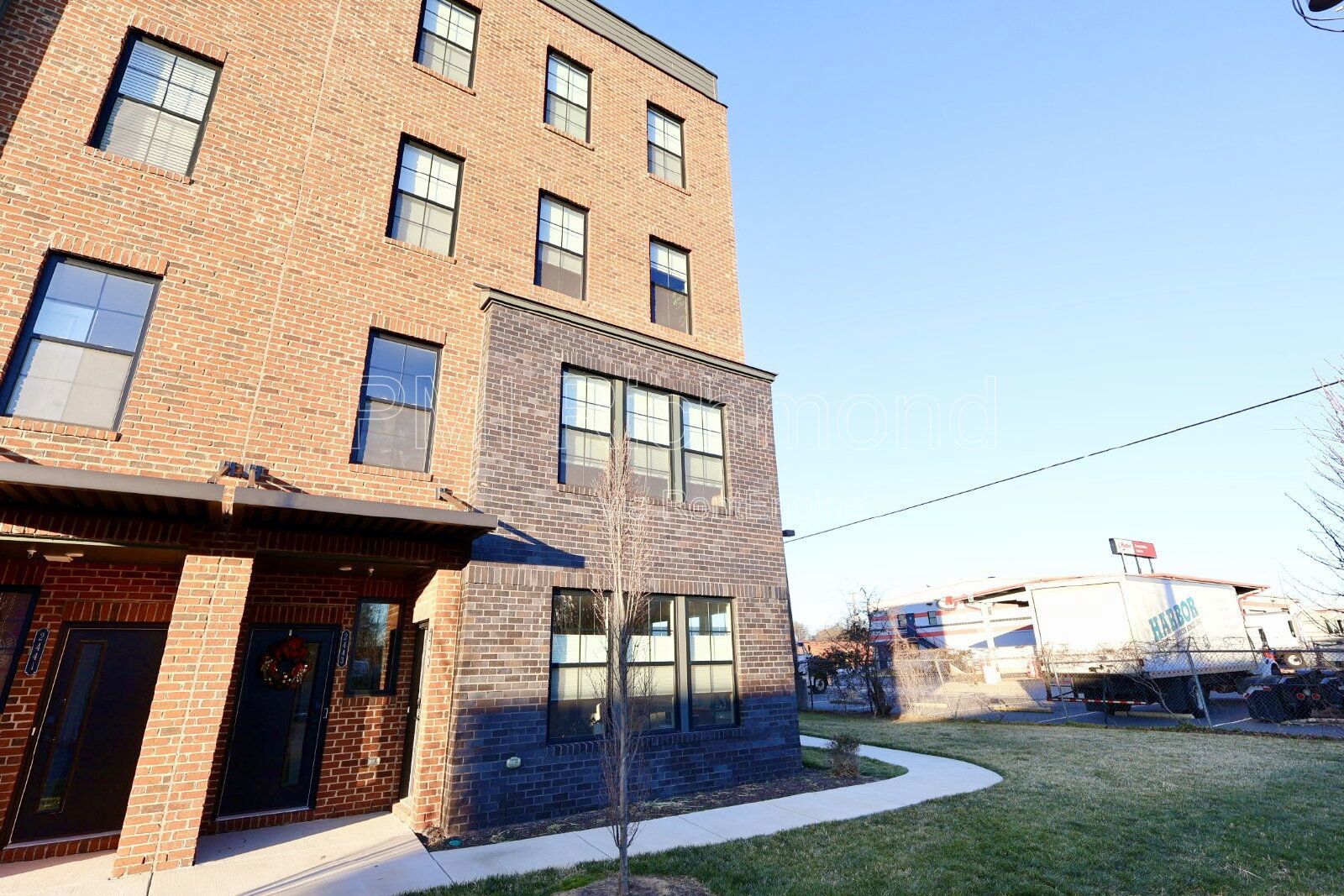 Stunning 2-Bed Condo with 2.5 Baths in the Heart of Richmond! property image