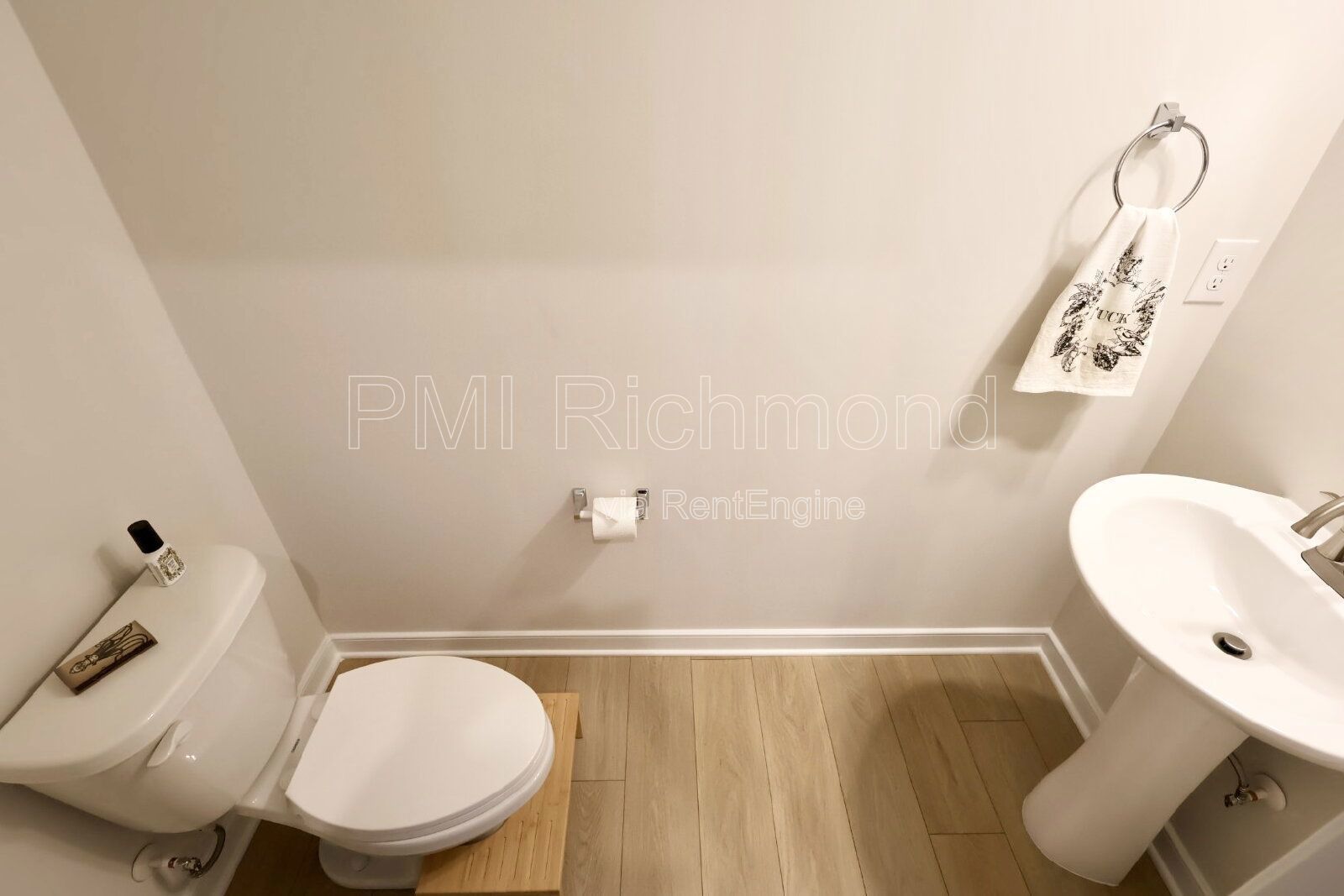 Stunning 2-Bed Condo with 2.5 Baths in the Heart of Richmond! property image