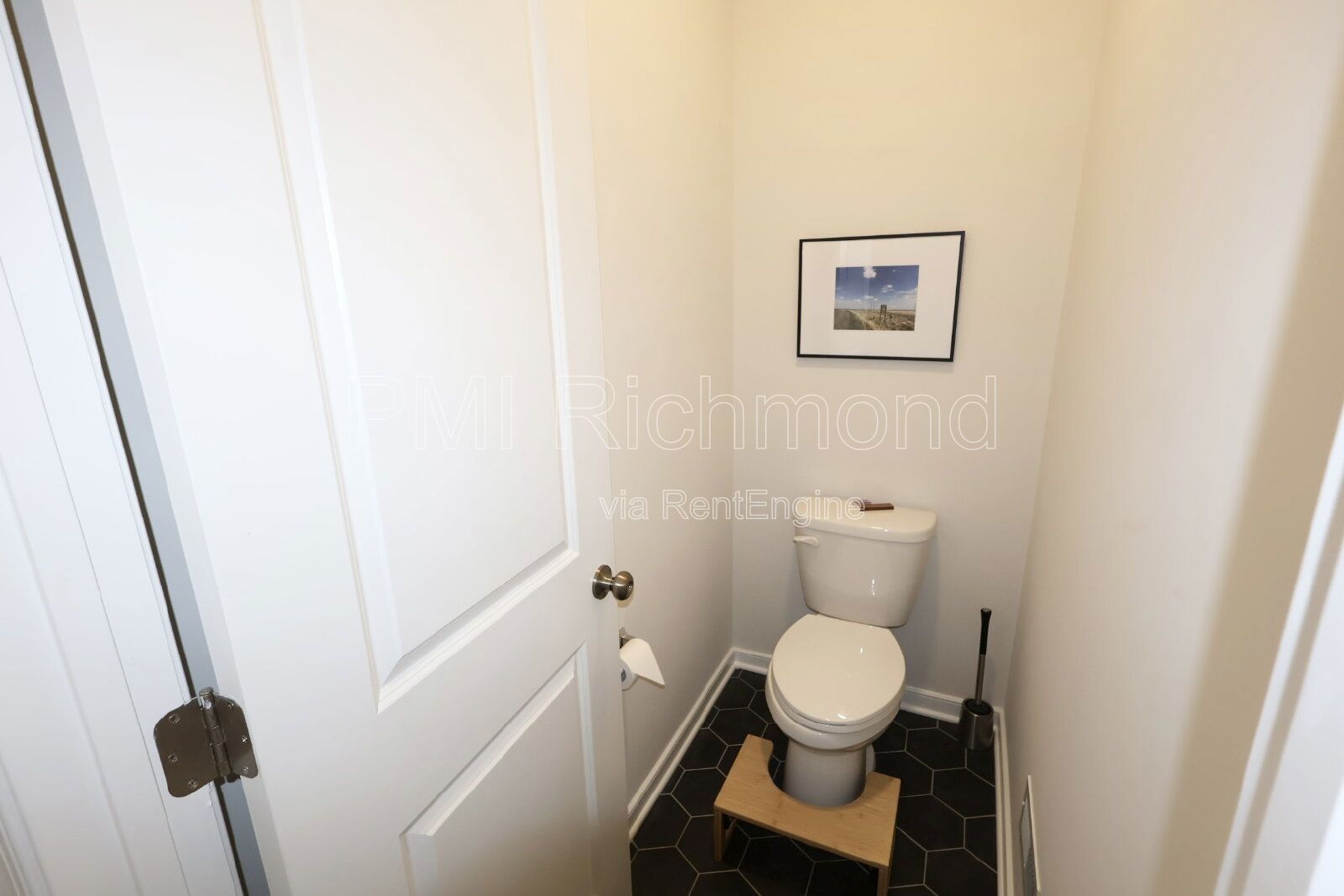 Stunning 2-Bed Condo with 2.5 Baths in the Heart of Richmond! property image