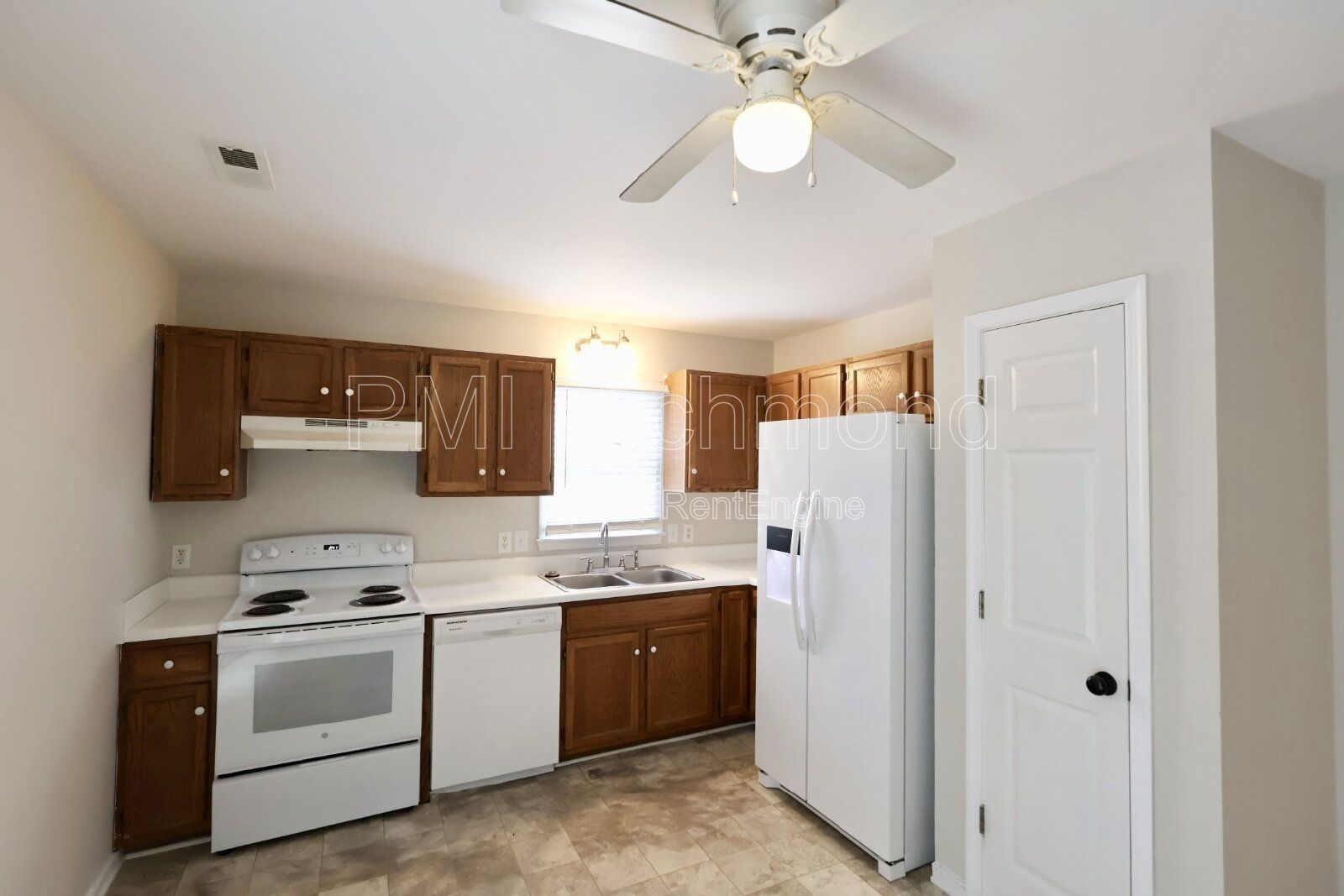 Luxurious 4-Bed Home in Bon Air Hills Subdivision of North Chesterfield! property image