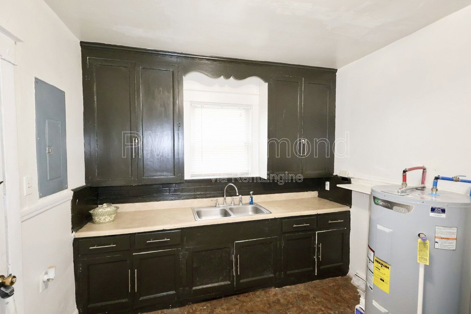 Quaint 4-Bed Richmond Retreat at 1910 Chicago Ave! property image