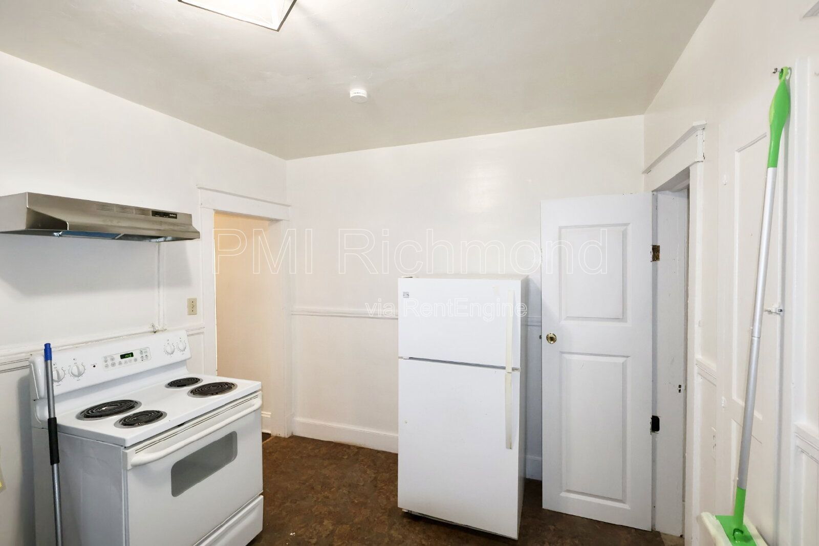 Quaint 4-Bed Richmond Retreat at 1910 Chicago Ave! property image