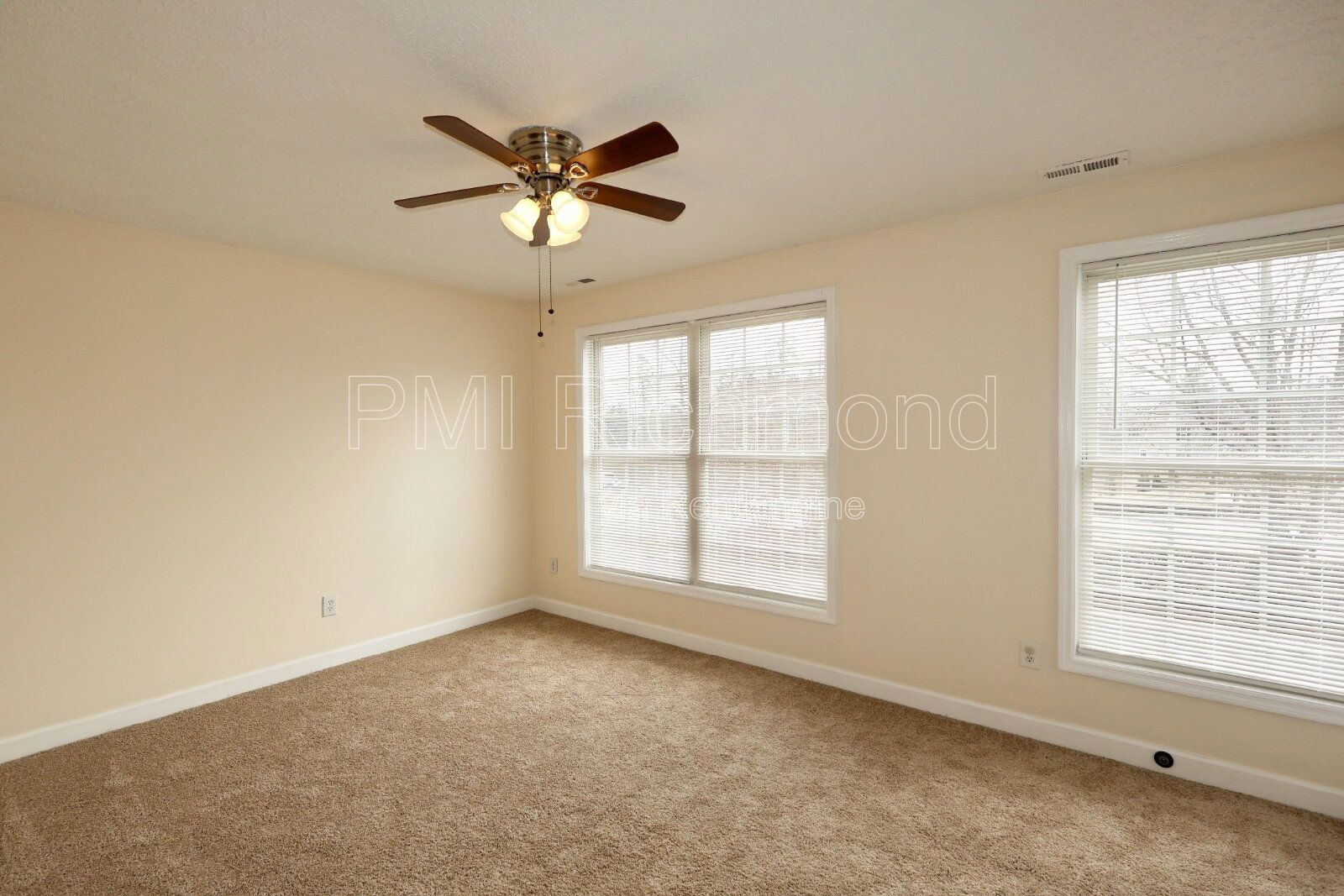 Charming 2 Bed, 2.5 Bath Townhome in Chester, VA! property image