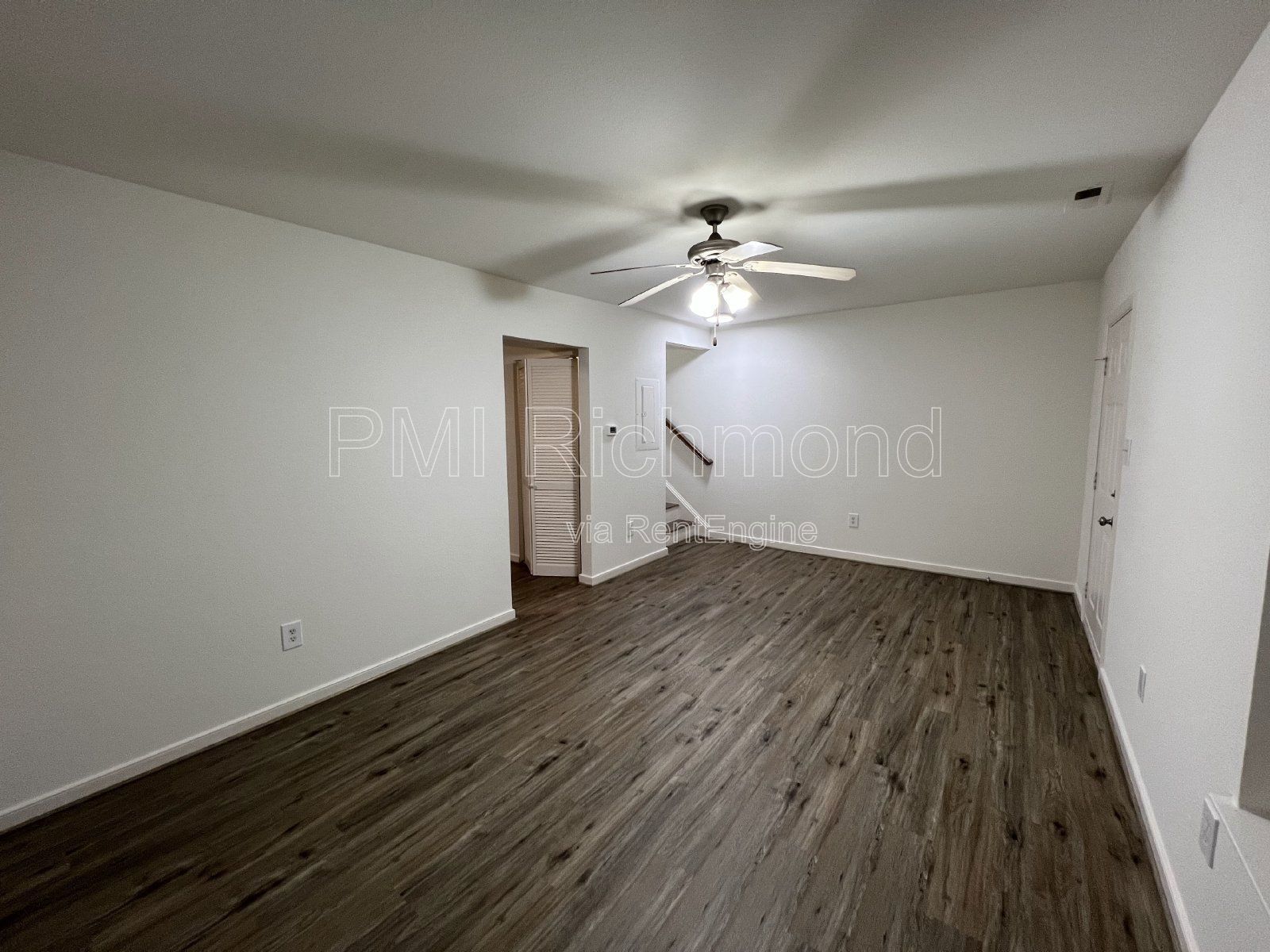 Cozy 2 Bed, 1 Bath End Unit Condo in Villas of Oakwood in Richmond! property image