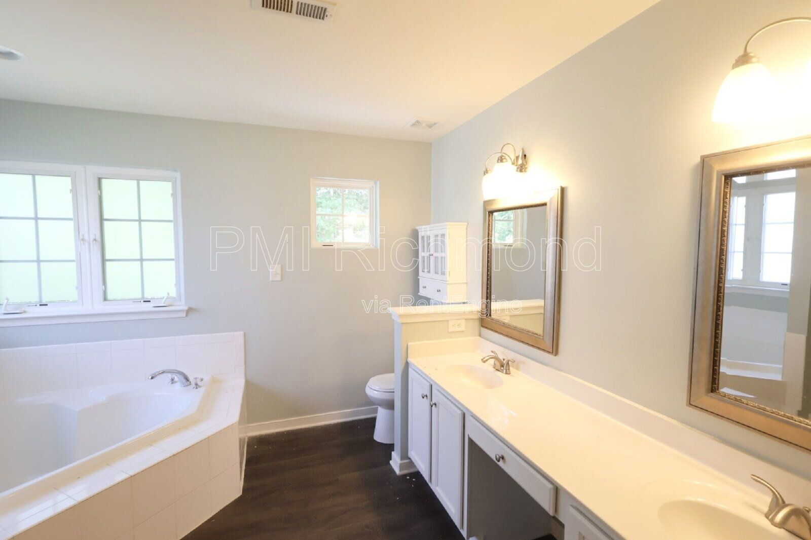 Charming 4-Bed Home with Hardwood Floors & Cozy Fireplace in Chesterfield! property image