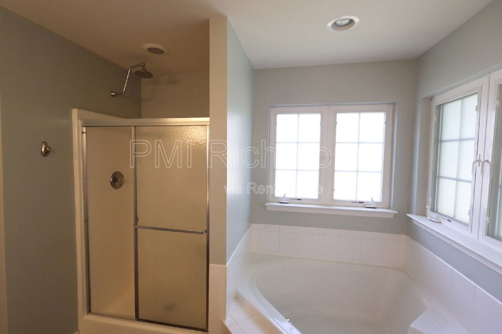 Charming 4-Bed Home with Hardwood Floors & Cozy Fireplace in Chesterfield! property image