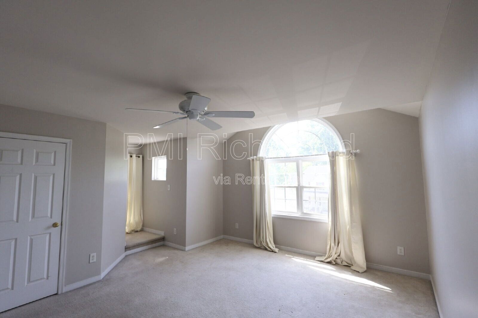 Charming 4-Bed Home with Hardwood Floors & Cozy Fireplace in Chesterfield! property image