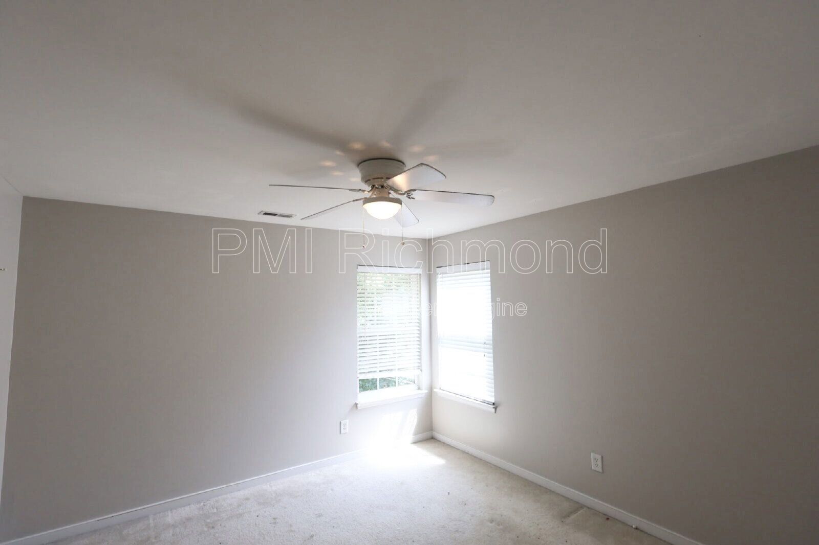 Charming 4-Bed Home with Hardwood Floors & Cozy Fireplace in Chesterfield! property image