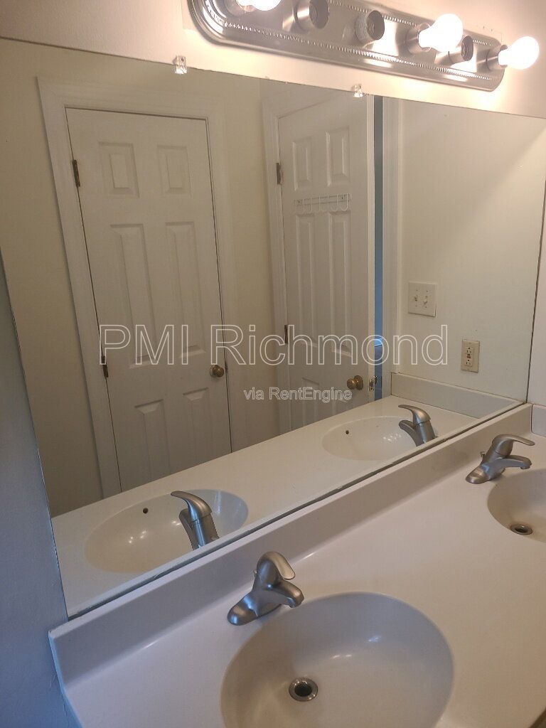 Beautiful 4-Bed Home In Crown Grant - Minutes from Short Pump! property image