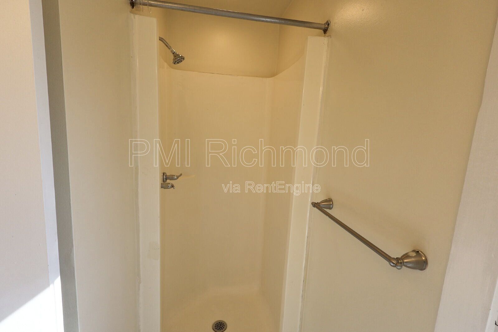 3 Bed, 2.5 Bath for Rent in the James River High School District! property image