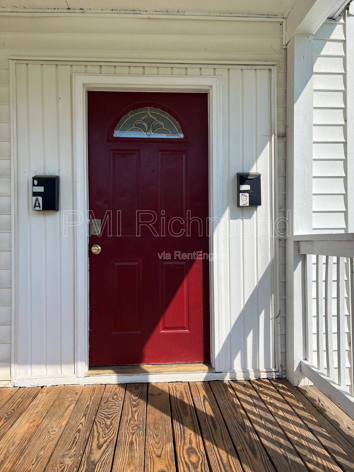 Beautiful 2 Bedroom First Floor Duplex located in Colonial Heights! property image
