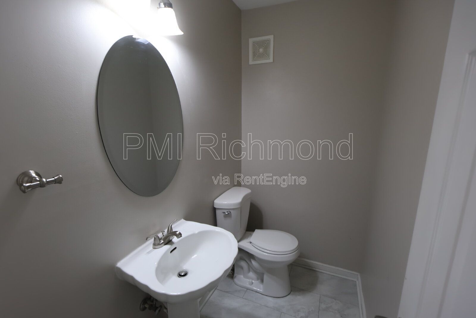 Single Family Colonial Style Home in the Cedar Grove Subdivision! property image