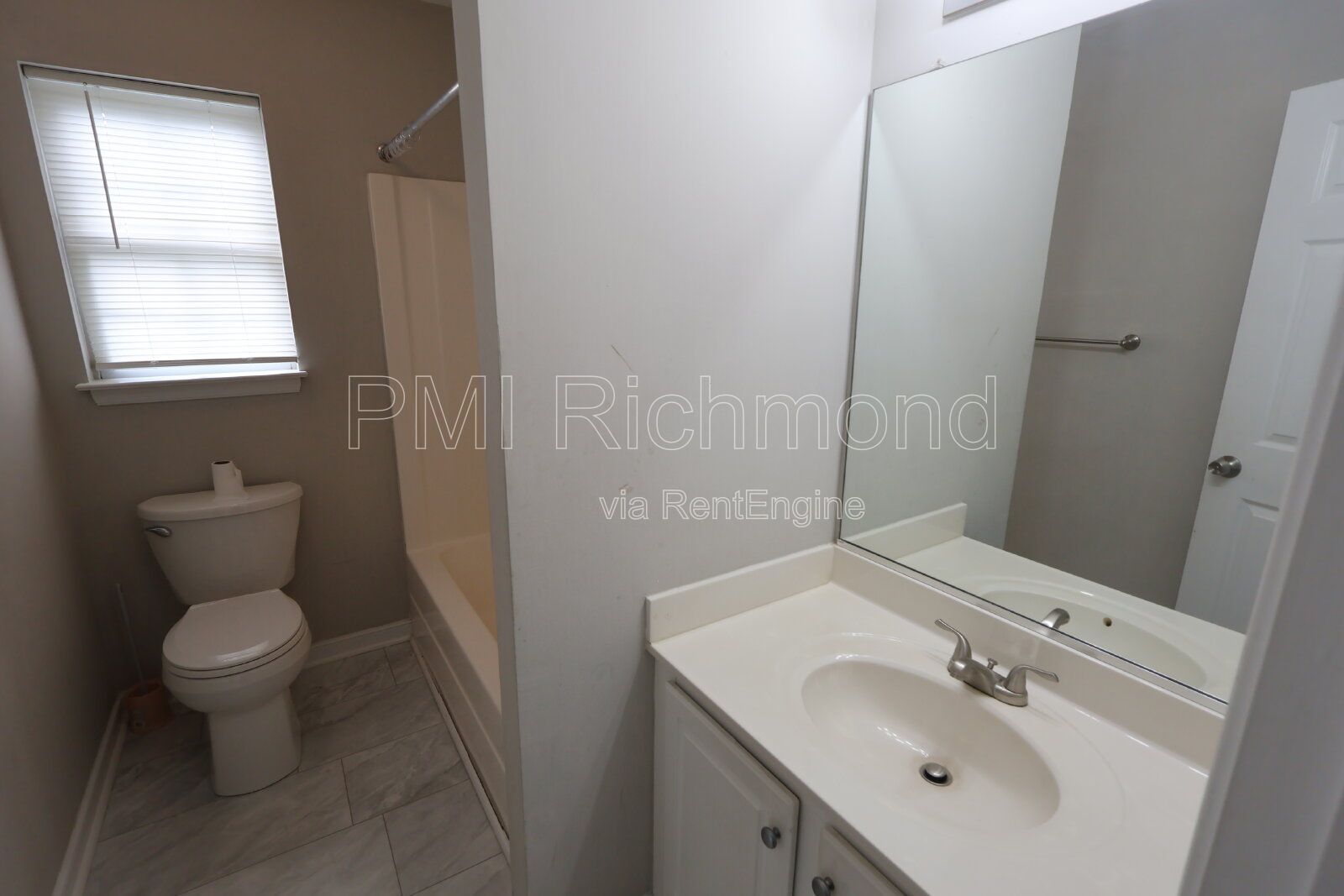 Single Family Colonial Style Home in the Cedar Grove Subdivision! property image