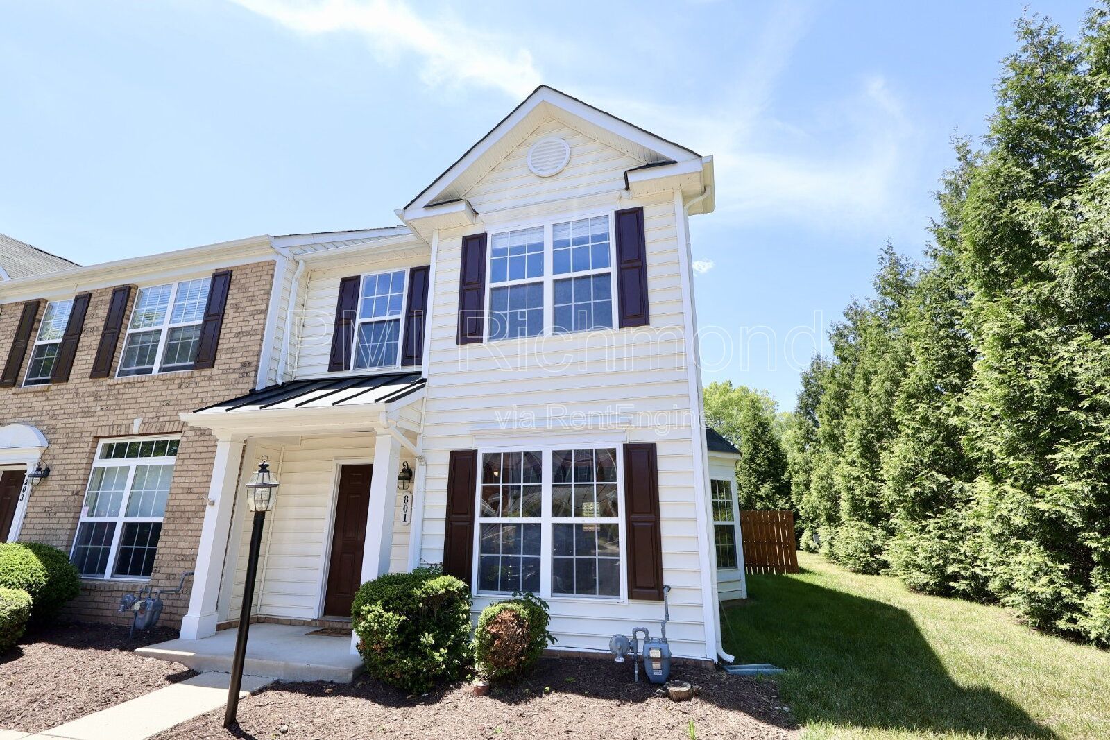 Updated 3-Bed Townhouse in Ashland with a Stunning Kitchen! property image