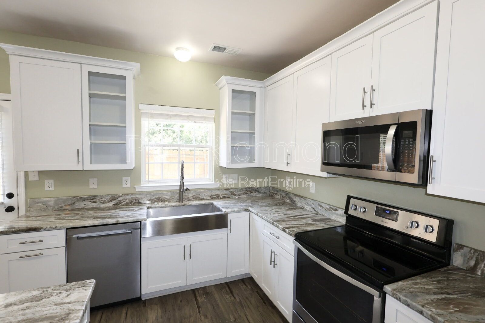 Updated 3-Bed Townhouse in Ashland with a Stunning Kitchen! property image