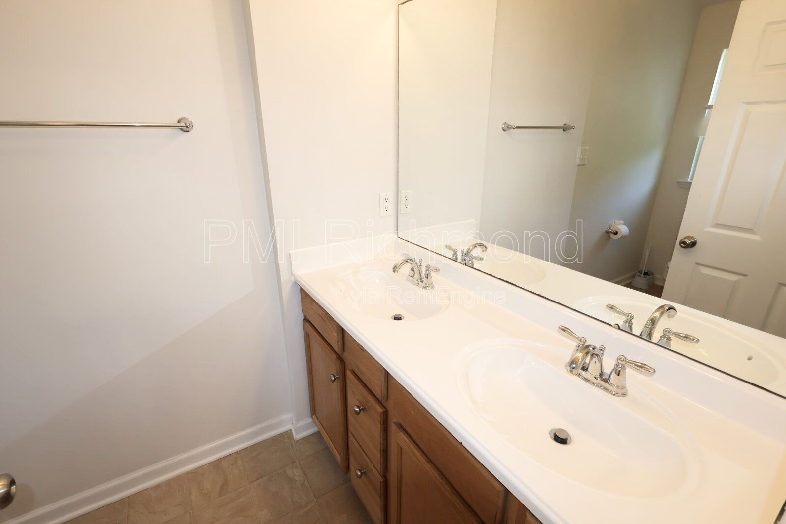 Charming 3-Bed Townhome with 1452 Sq Ft of Comfort in North Chesterfield! property image