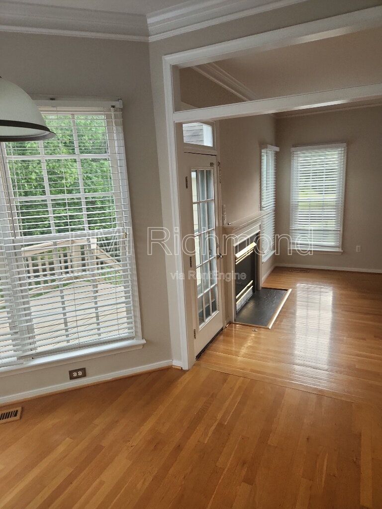 Beautiful 4-Bed Home in the Subdivision of Manor Park at Wyndhm in Glen Allen! property image