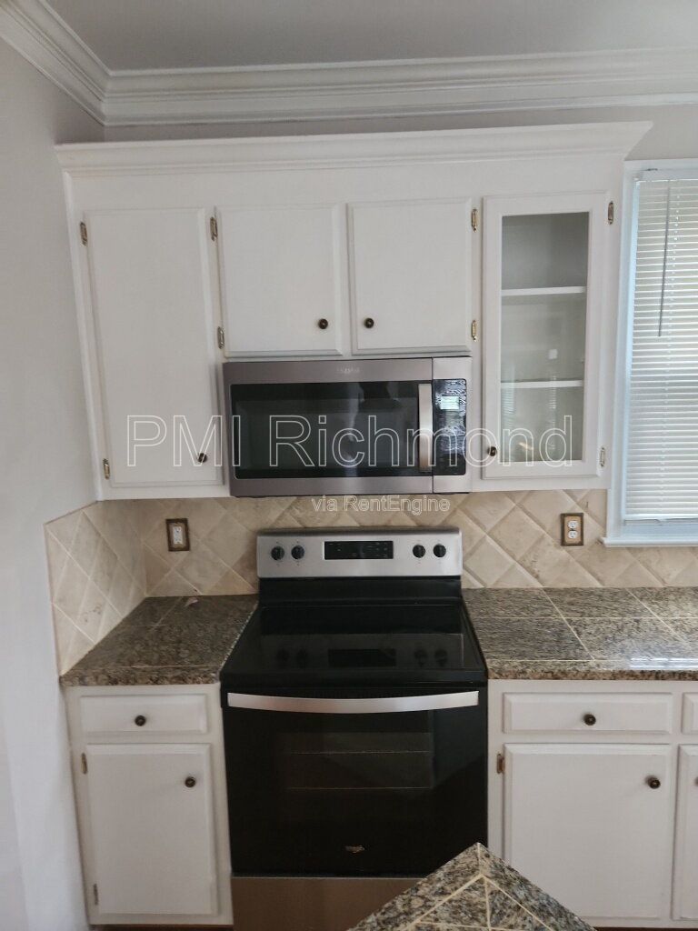 Beautiful 4-Bed Home in the Subdivision of Manor Park at Wyndhm in Glen Allen! property image