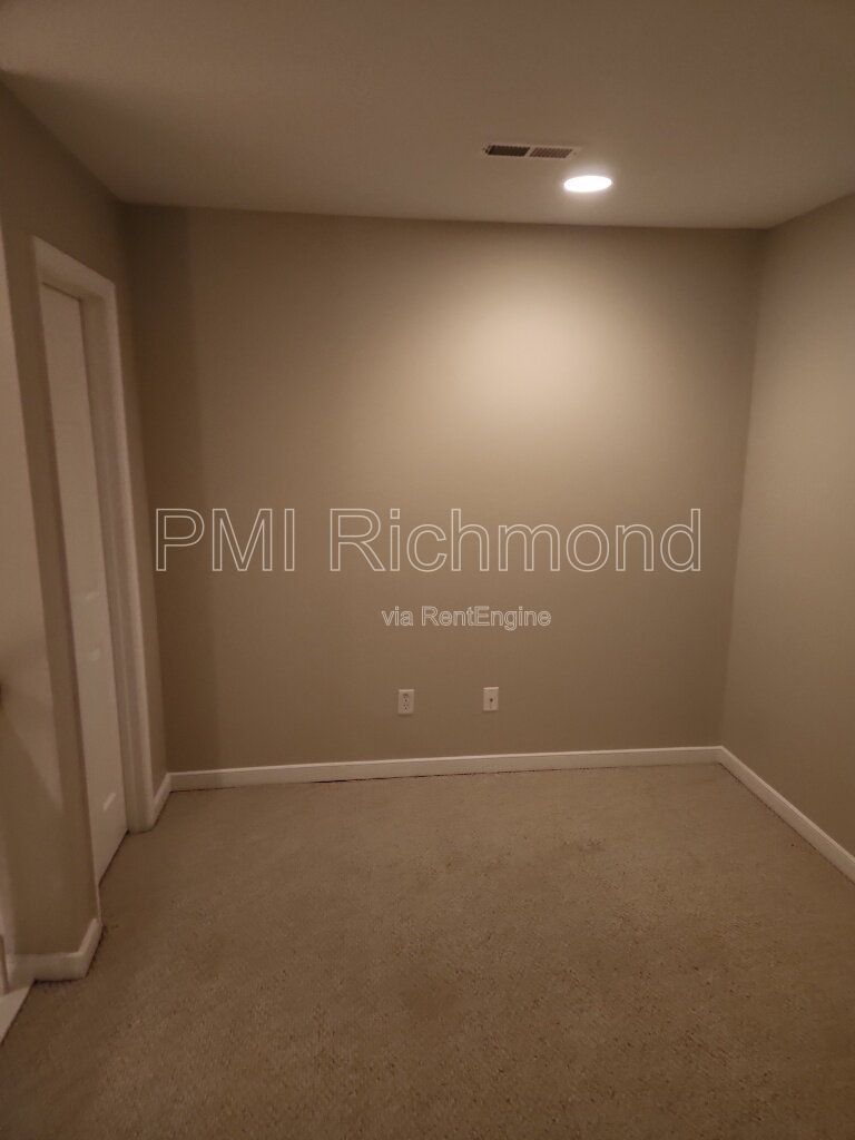Amazing 3-Bedroom House in Chesterfield! property image
