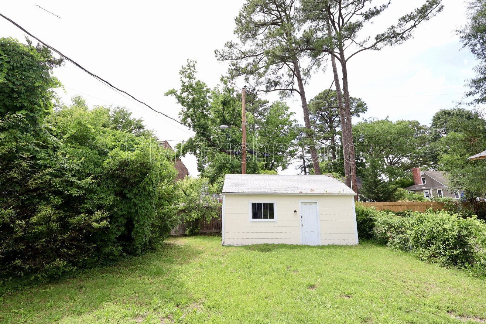 Cute & Cozy 2-Bed Retreat on Maple Avenue in Richmond! property image